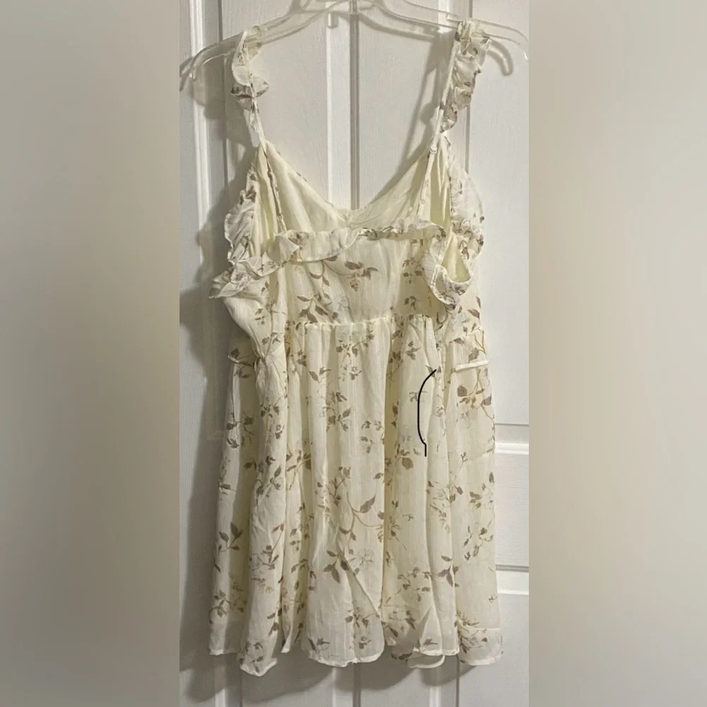 NWT.. WOMENS AND NOW THIS FLORAL RUFFLE DRESS - Picture 10 of 14